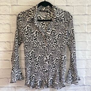 VIOLET & CLAIRE SCRUNCHY FABRIC BLACK & WHITE BLOUSE